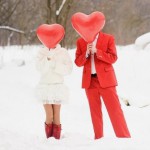 свадебная фотосессия зимой яркие аксесуары