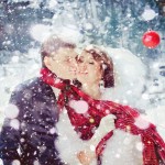 свадебная фотосессия зимой яркие аксесуары