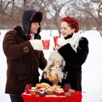 свадебная фотосессия зимой яркие аксесуары